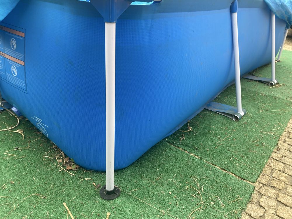 Piscina Bestway Steel Pro com motor e filtro