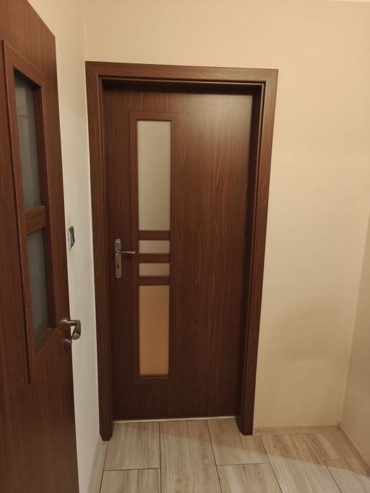 Drzwi do pokoju  z klamka