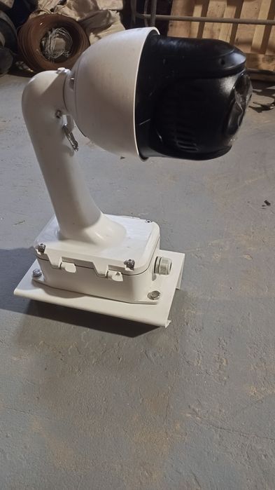 Камера Hikvision DS-2DE4425W-DE