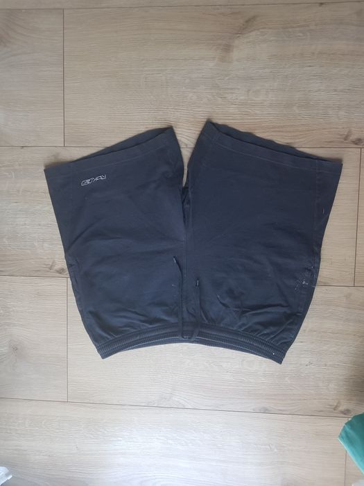 Bawełniane spodenki szorty meskie marki Reebok rozmiar S/M/L.