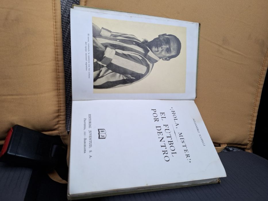 Livro tecnico de futebol antigo de 1957