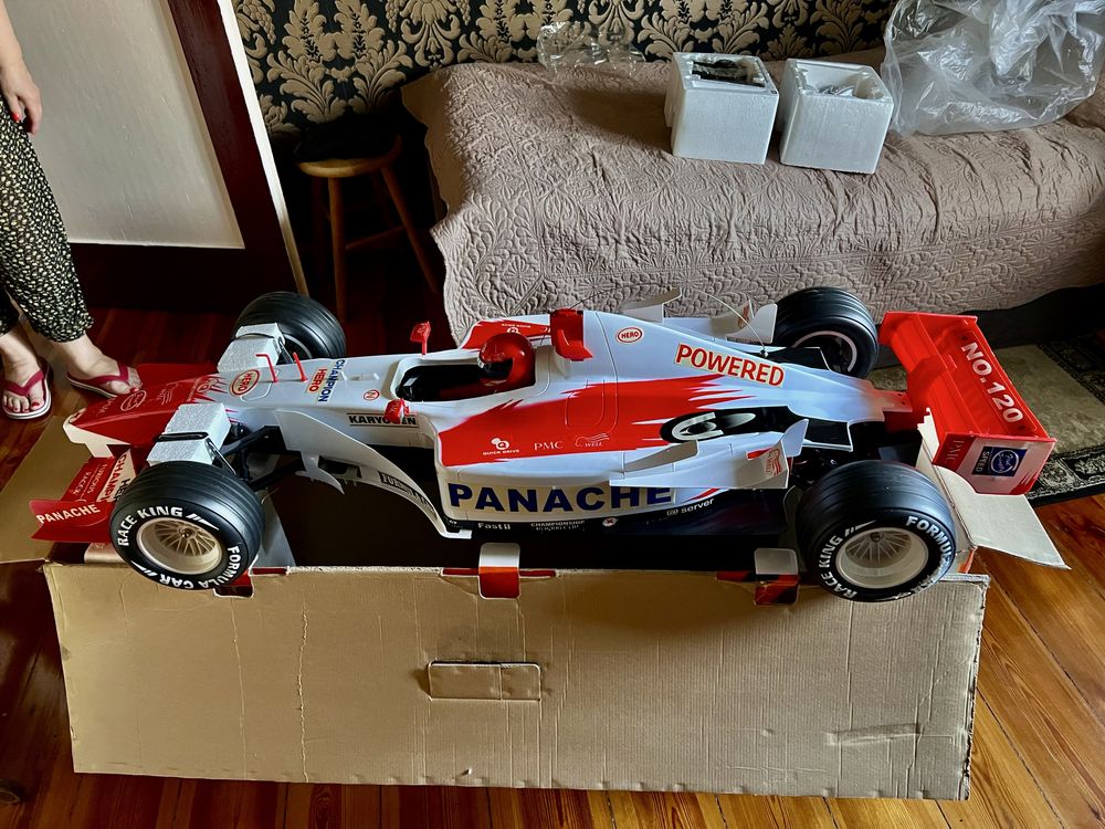 Duży samochód RC F1 1:4 – Innerva Tion Racing - Model Kolekcjonerski