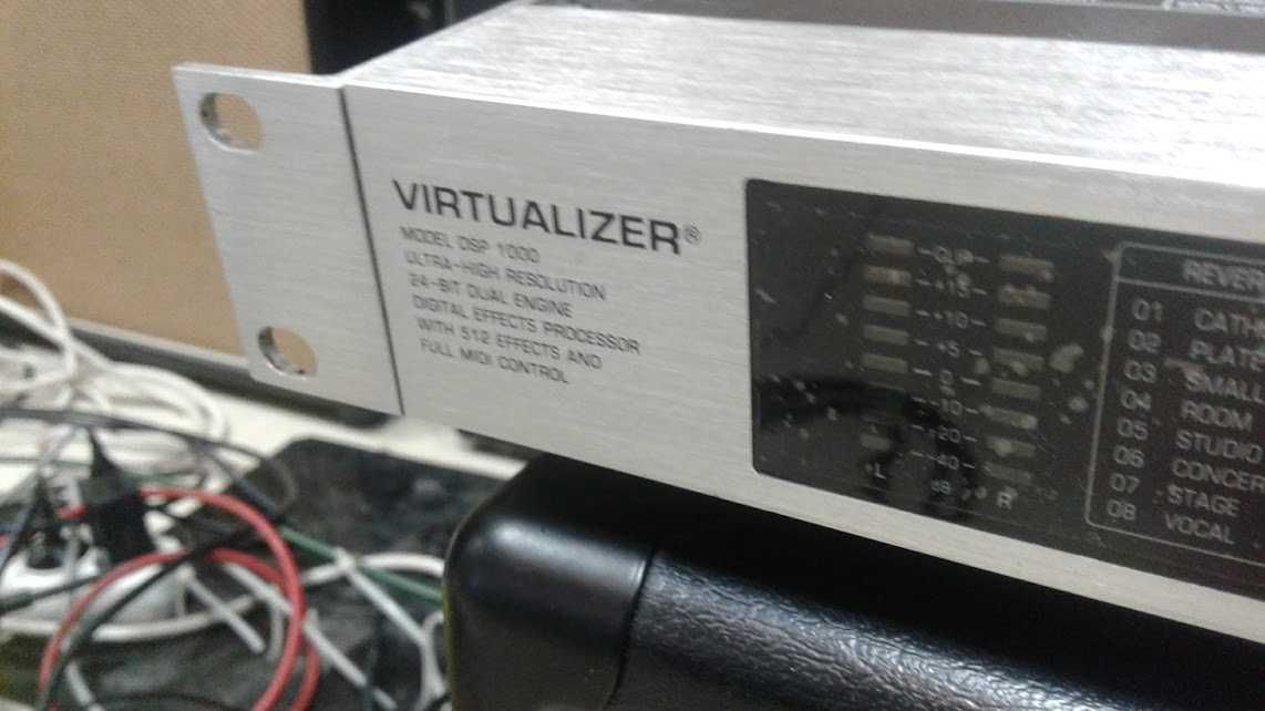 Продам процессор Behringer Virtualizer DSP 1000p.В отличном состоянии.