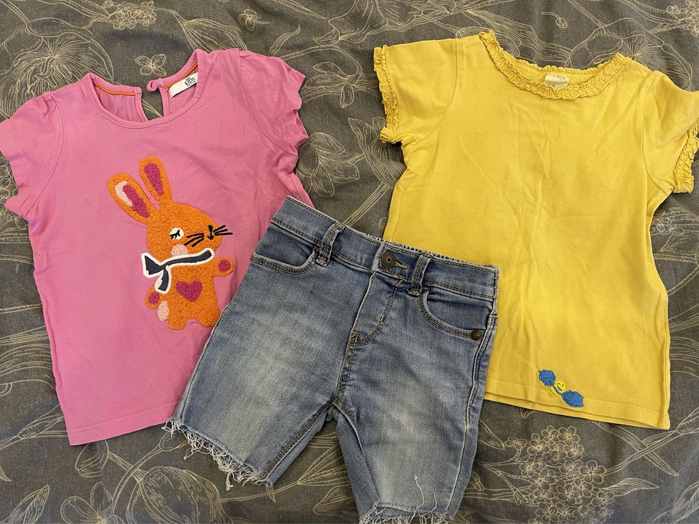 Шорти та футболки для дівчинки (розмір 92-98)