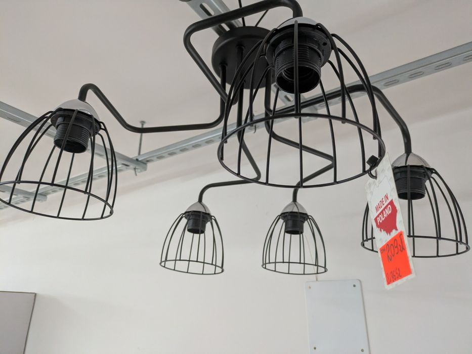 Lampa sufitowa pięcio punktowa.