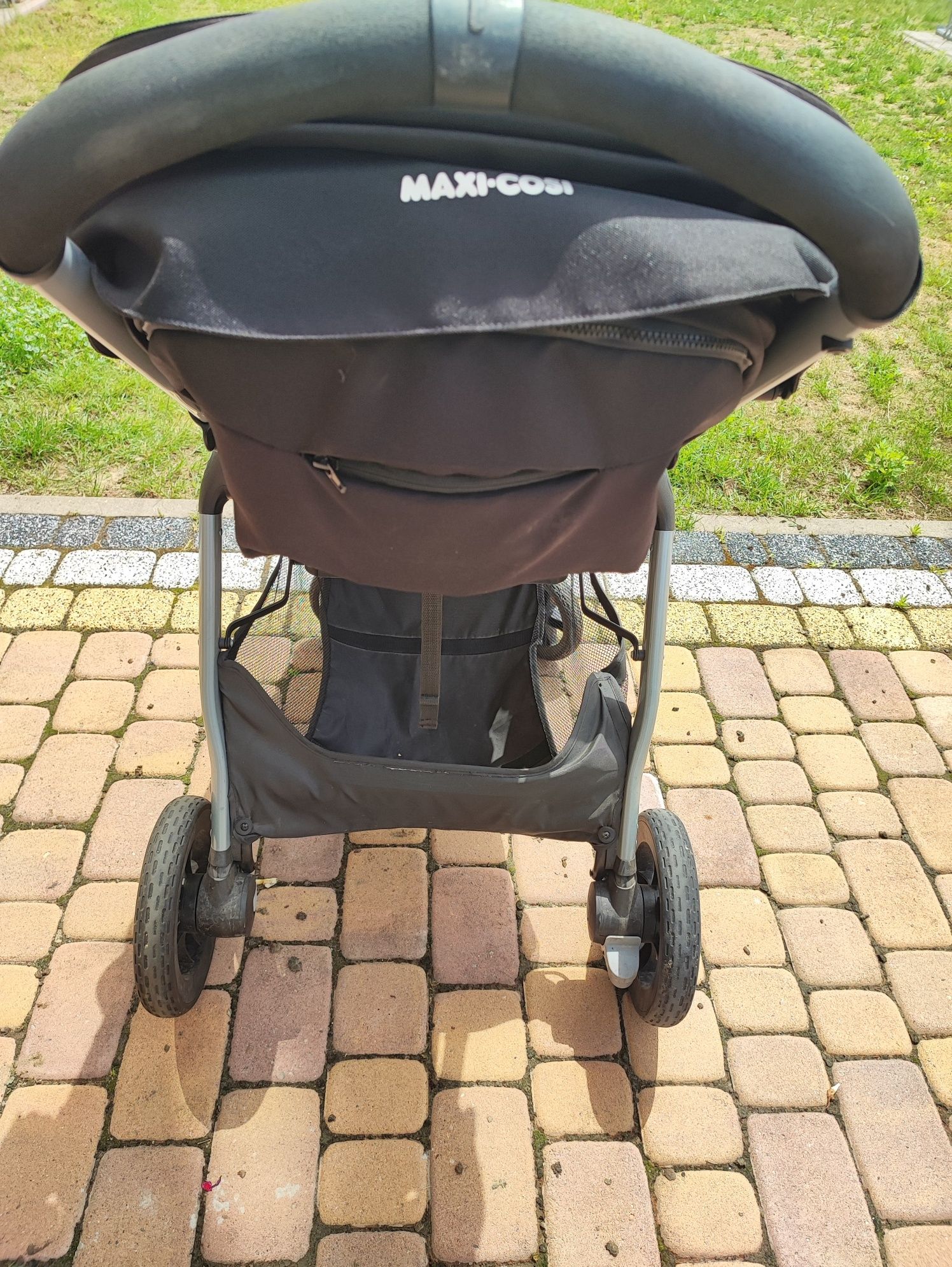 Maxi-Cosi Gia - wózek spacerowy | Essential Black