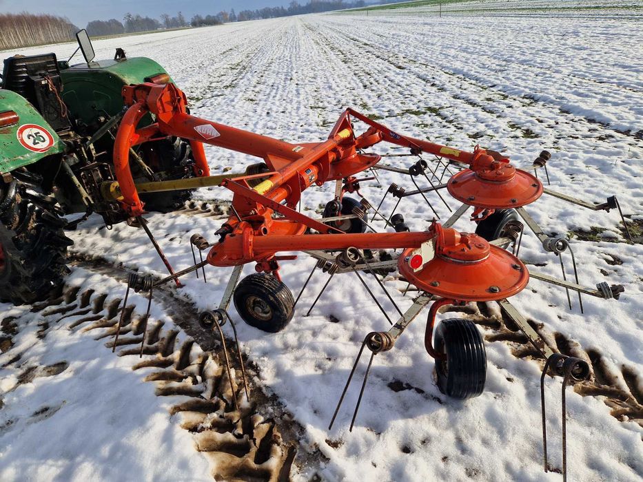 Przewracarka/ Przetrząsarka do siana kuhn 4.5m