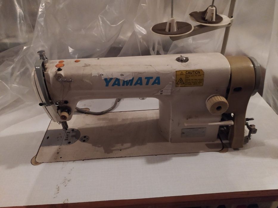 Yamata FY 8500 швейная машина робоча 380в зі столом