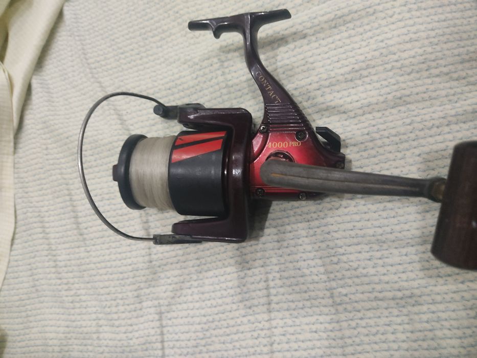 Dois carretos de pesca