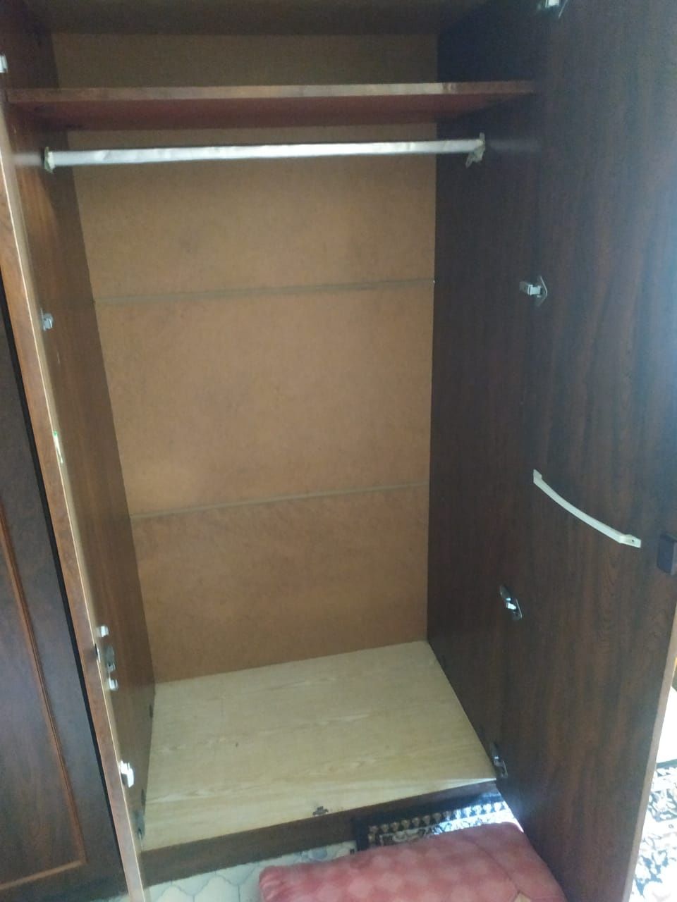Продам шкафу з антресолями