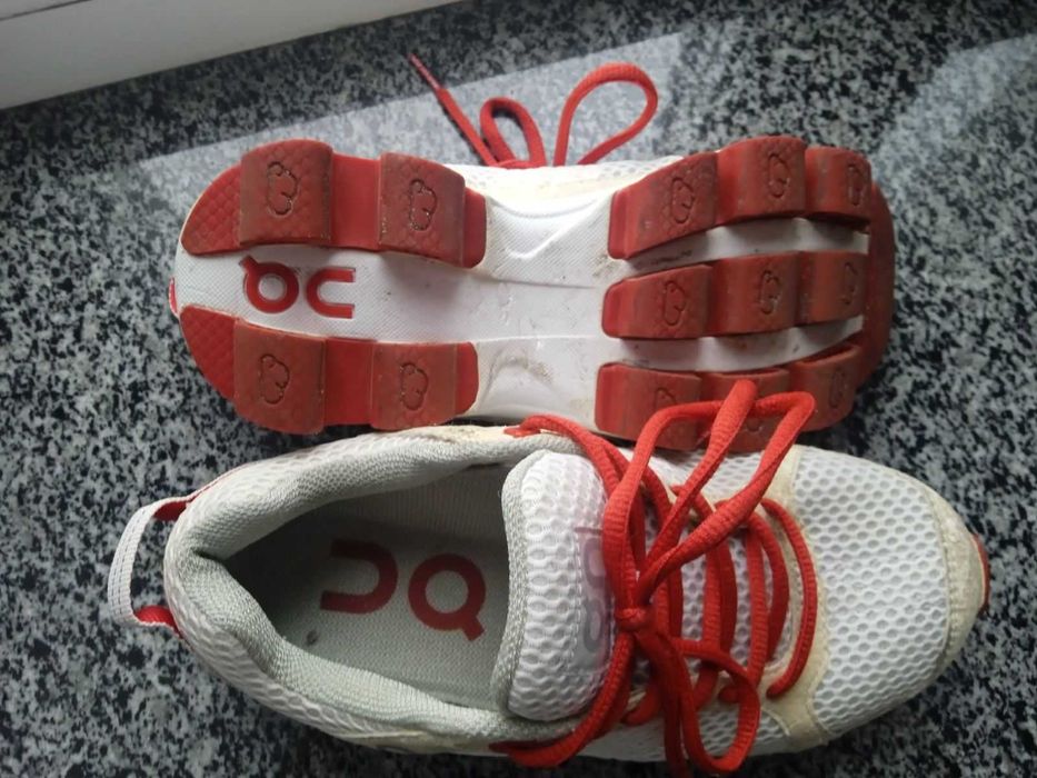 кросівки для бігу р. 37.5