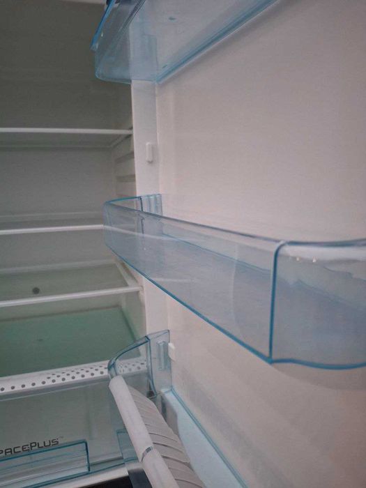 Холодильник б/в ELECTROLUX 180/60/60 Мет Крапельний/No Frost #07617