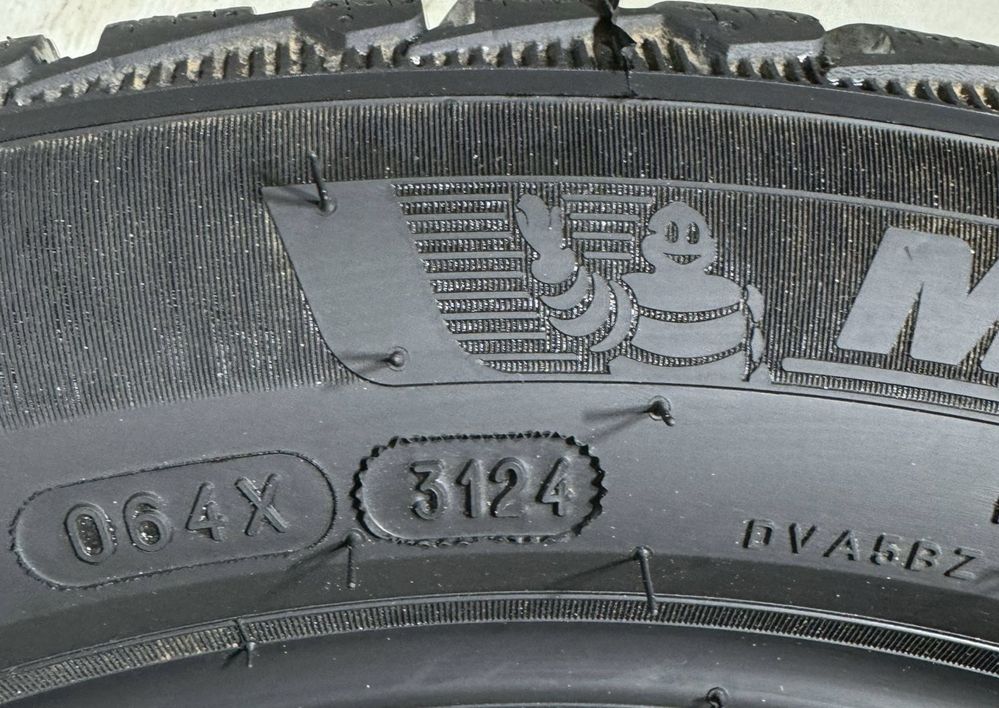 2x 235/45r17 Michelin Pilot Alpin 5 97V XL 2024