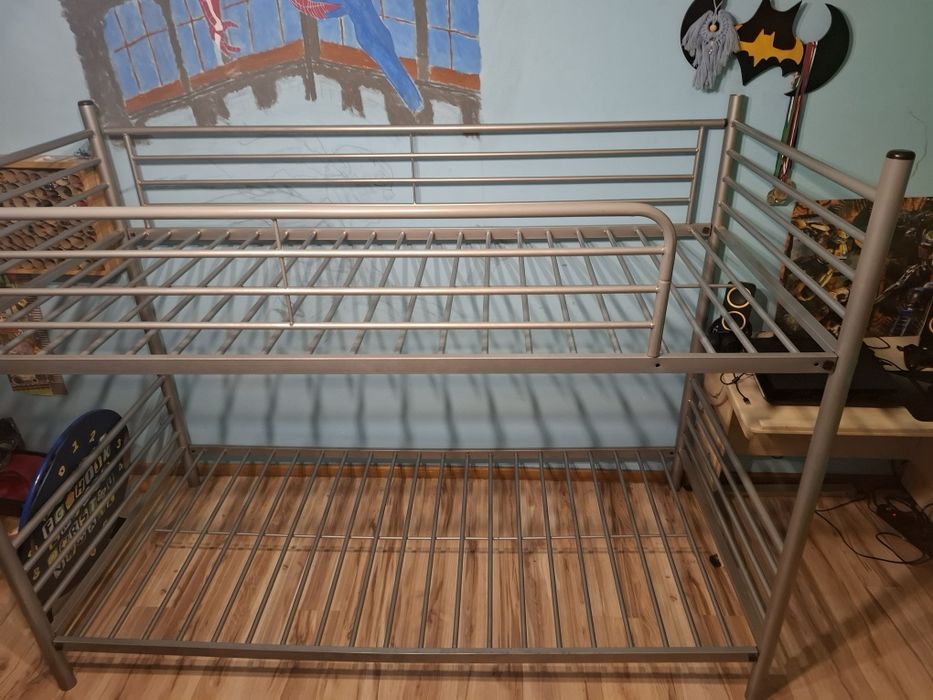 Łóżko piętrowe metalowe