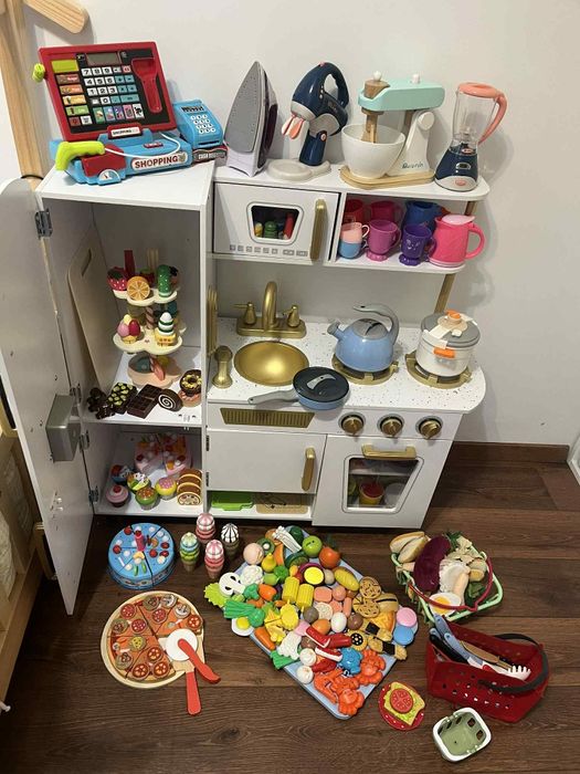 Drewniana kuchnia dla dzieci z akcesoriami – duża, solidna, jak nowa