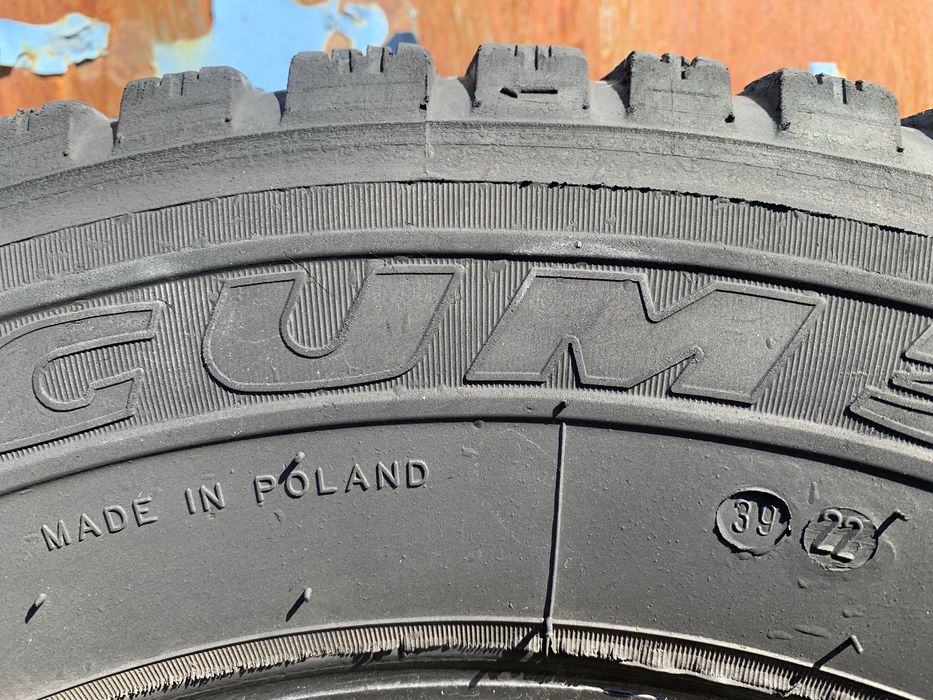 Шини зимові 225/65/р16с