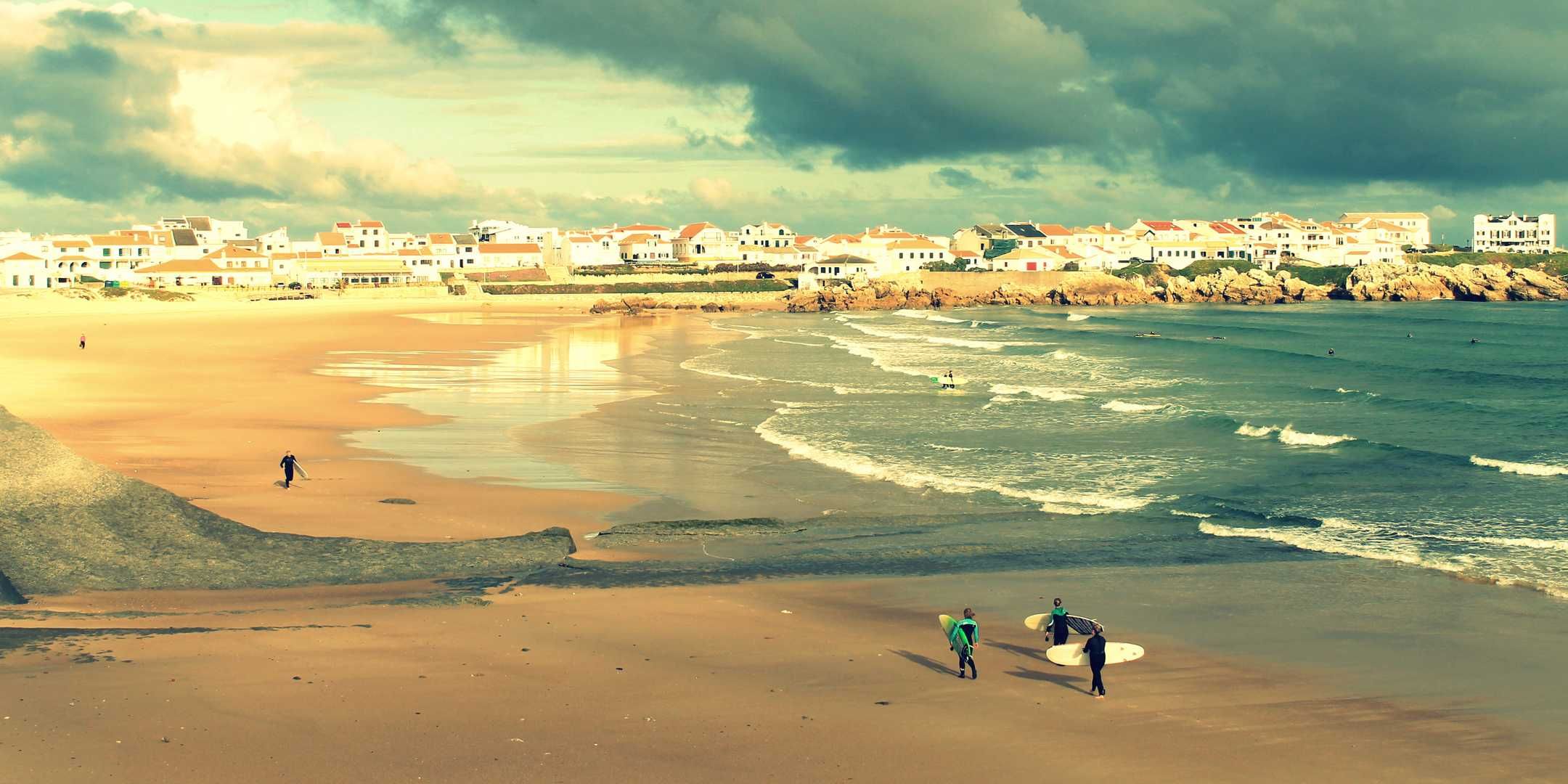 Apartamento T3 com Piscina em Peniche – Vista Mar e Perto da Praia