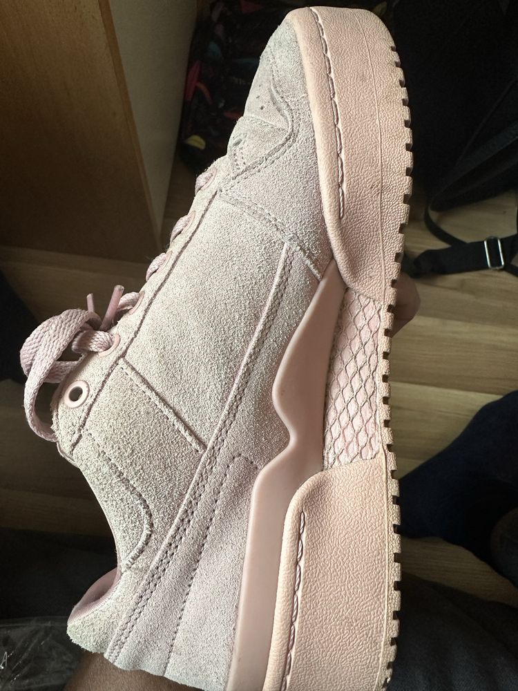 Buty zamszowe Adidas
