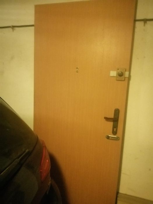 Dzwi wejściowe z zamkiem klamka i wizjerem.Okazja!