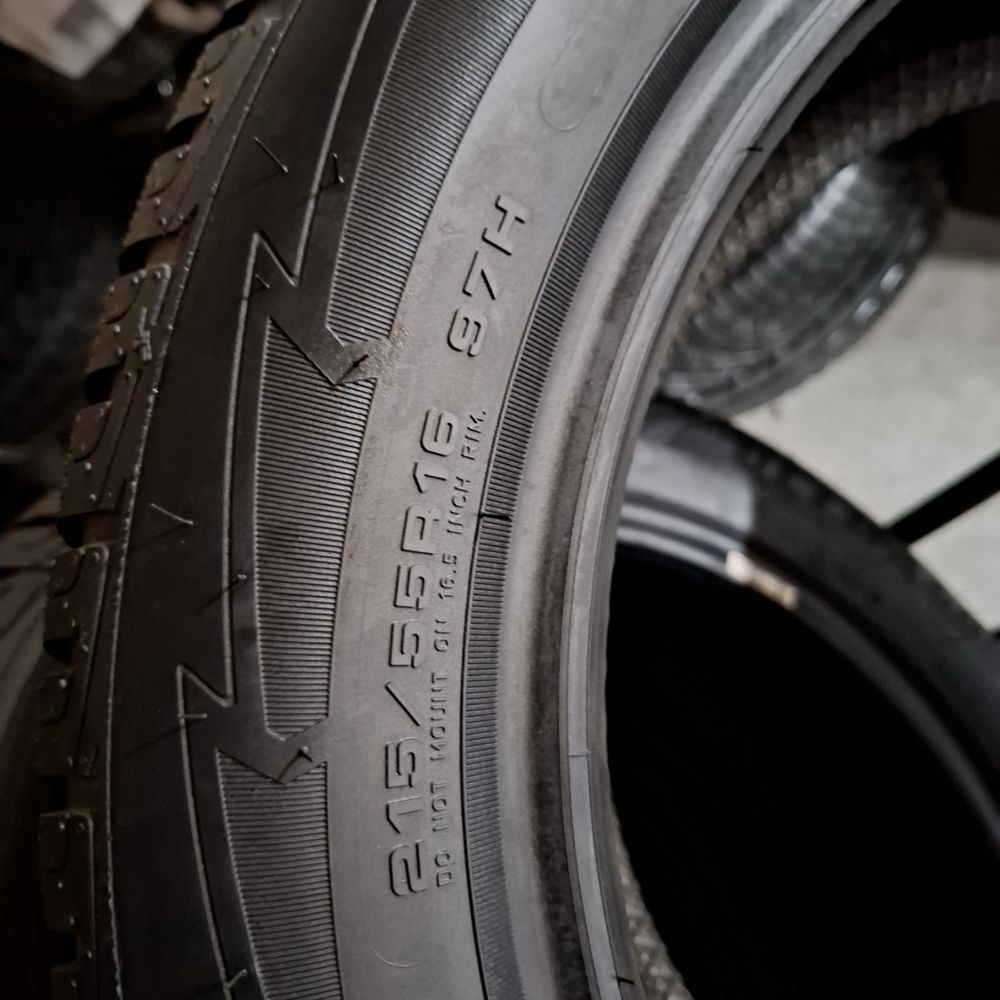 215/55/16 R16 Goodyear Ultra Grip Perfomance GEN1 4шт нові зима