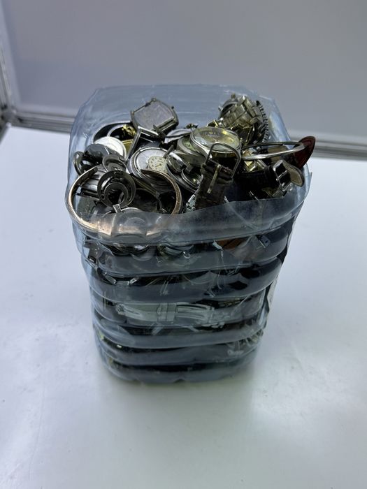 Часы на запчасти