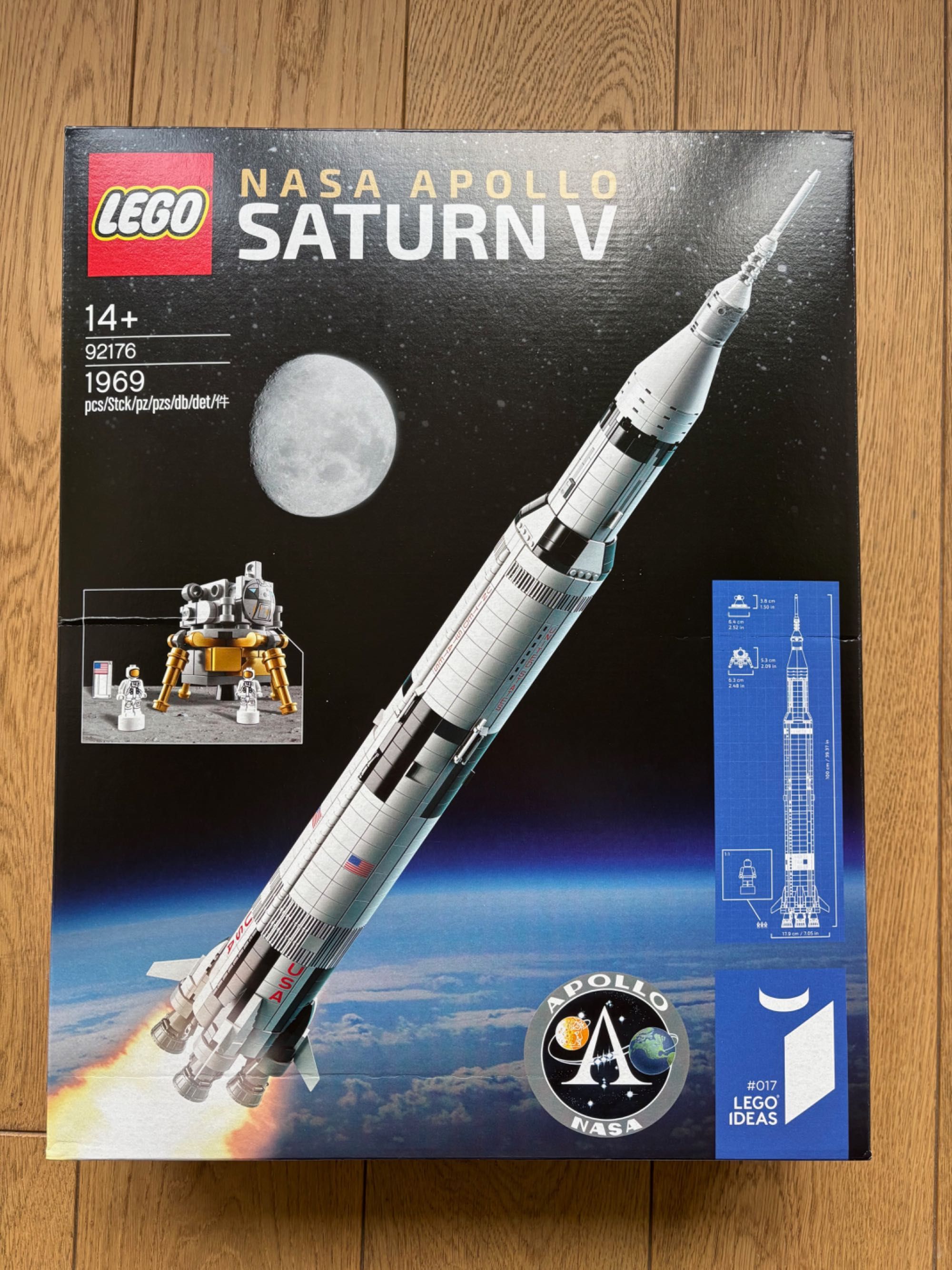 LEGO 92176 -  Rakieta NASA Apollo Saturn V