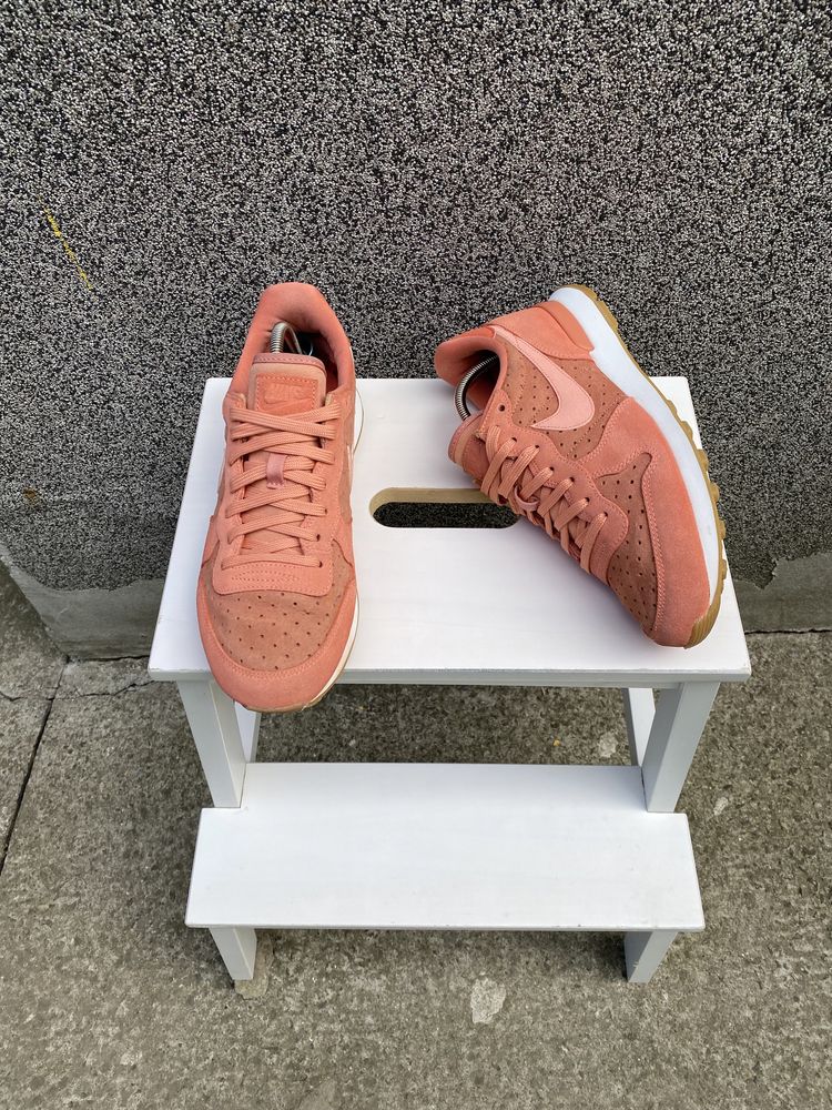 Оригінал кросівки Nike Internationalist Premium 828404-602 40р 25,5см