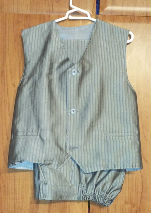 Garnitur - kamizelka i spodnie rozmiar 122