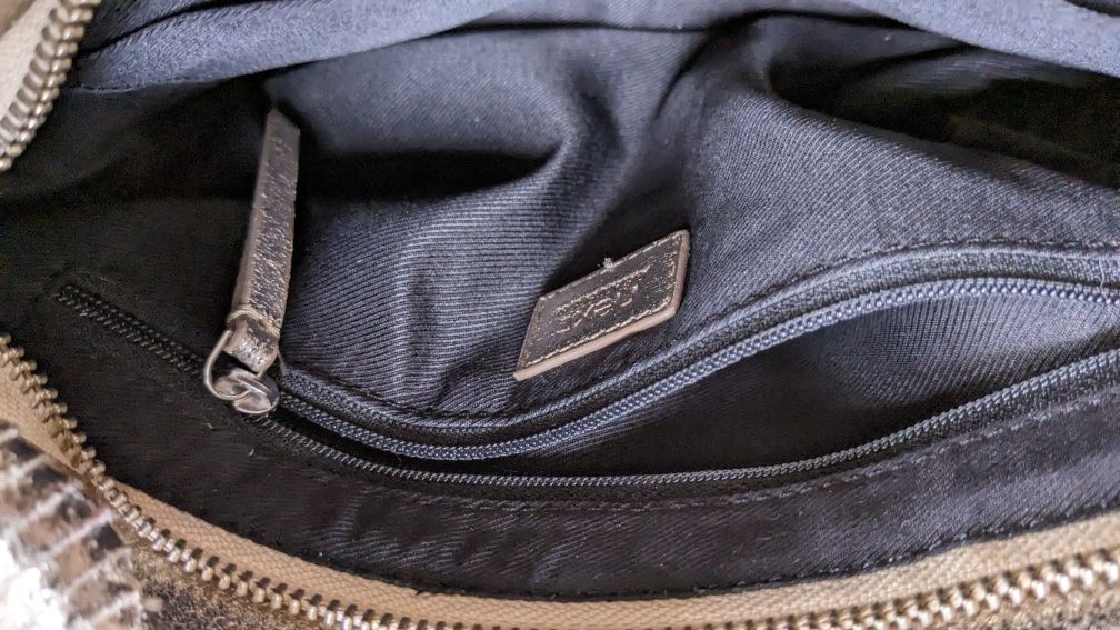 Złota torebka marki Next leather