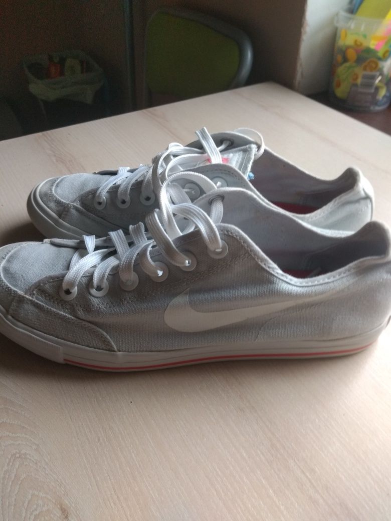 Nike trampki białe r 40,5