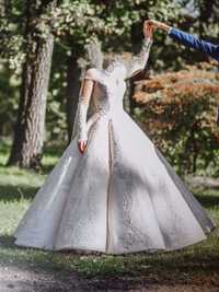 Королевська весільна сукня