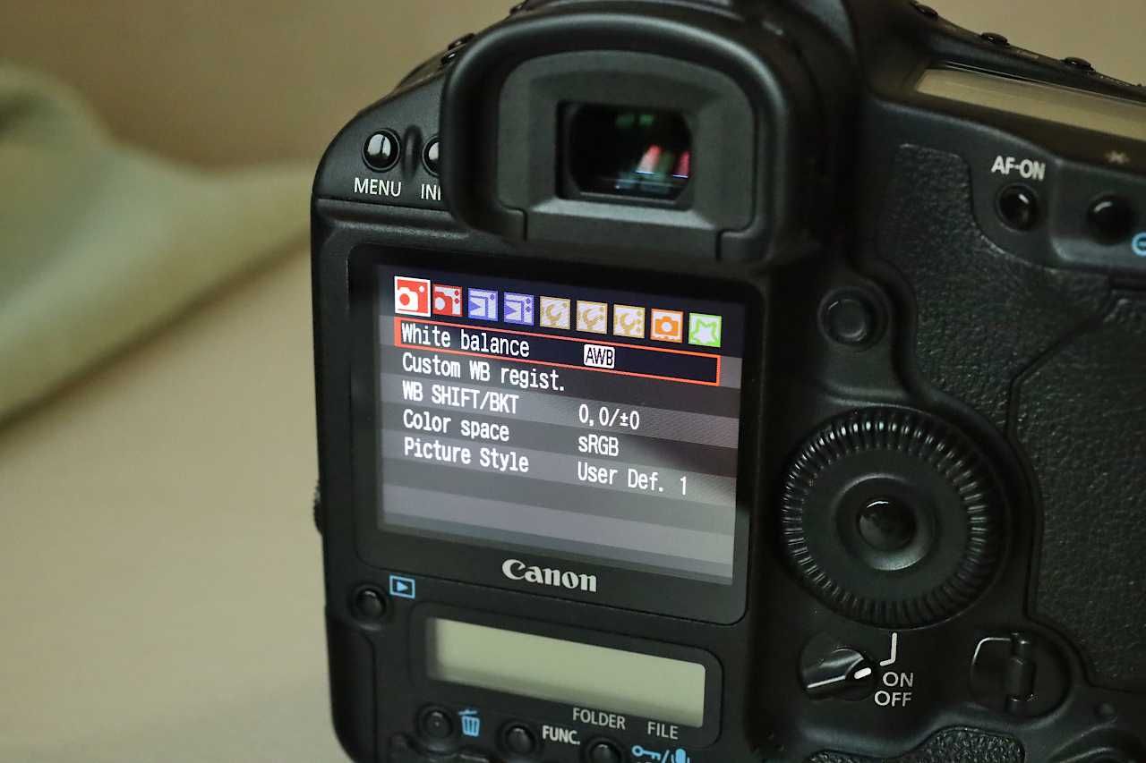 Професійна Canon 1Ds Mark III, повний кадр, ідеальний стан, 15к пробіг