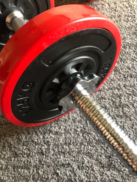 Halteres e Barra com 25kg Novo.