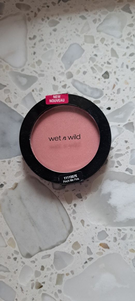 Róż marki Wet n Wild