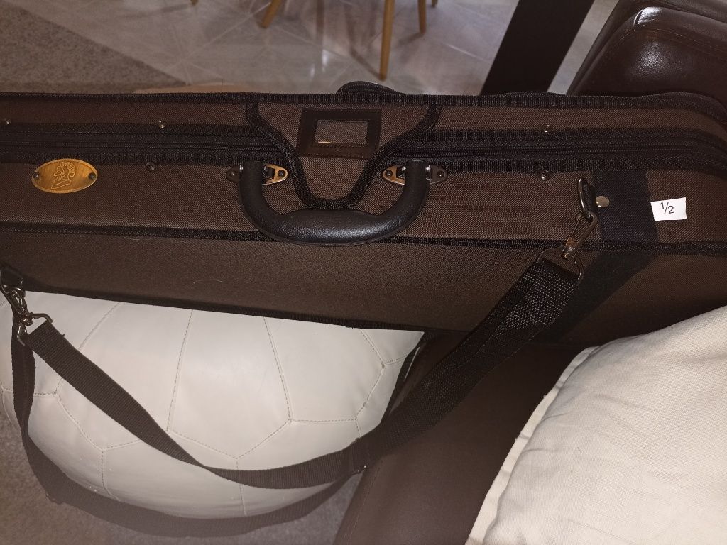 Violino Stentor Student Standard Violin Outfit, 1/2 com espaleira.