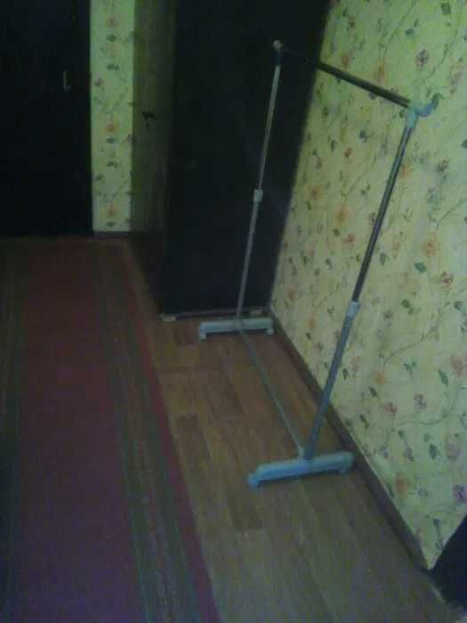 здаю 2 Кім.Кв (ЦЕНТР)Меблі+Пральна маш. Холодильк.ТВ. Гаряча Вода 24-7