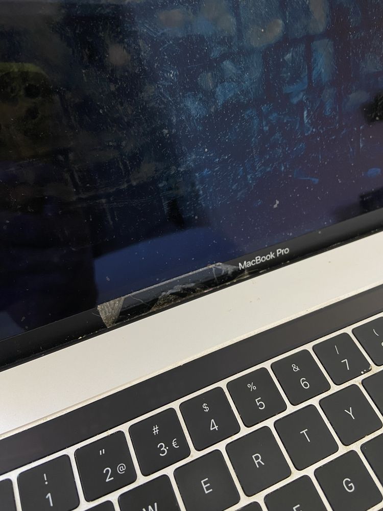 MacBook Pro 2019 i7