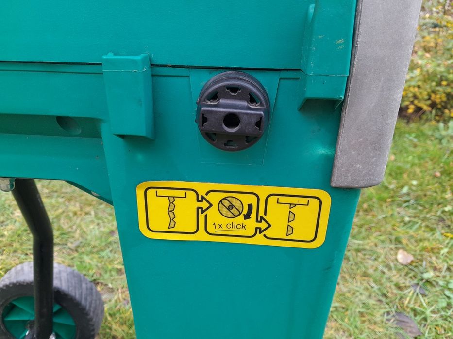 Frezowy rozdrabniacz do gałęzi Bosch AXT2000 moc 2000W