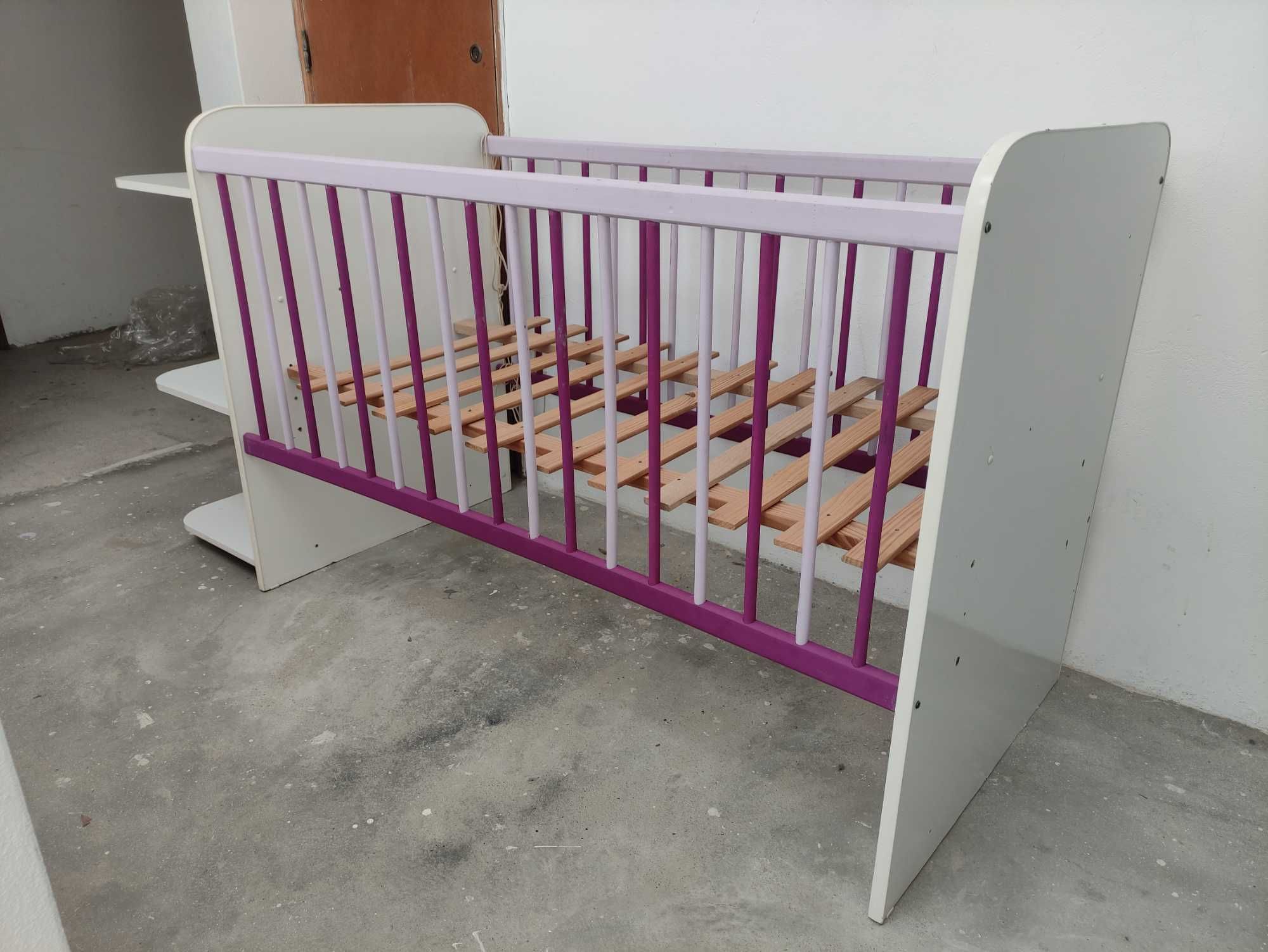 BAIXA DE PREÇO - Cama de bebé com móvel e muda-fraldas