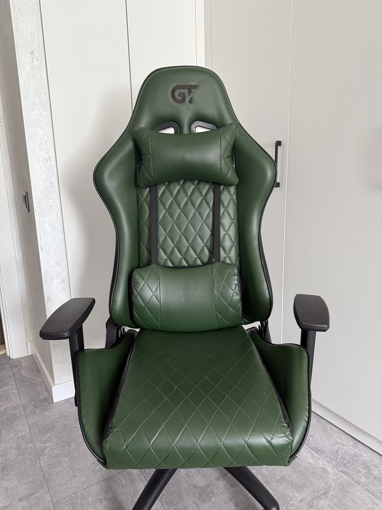 Геймерское кресло GT Racer Pro Green