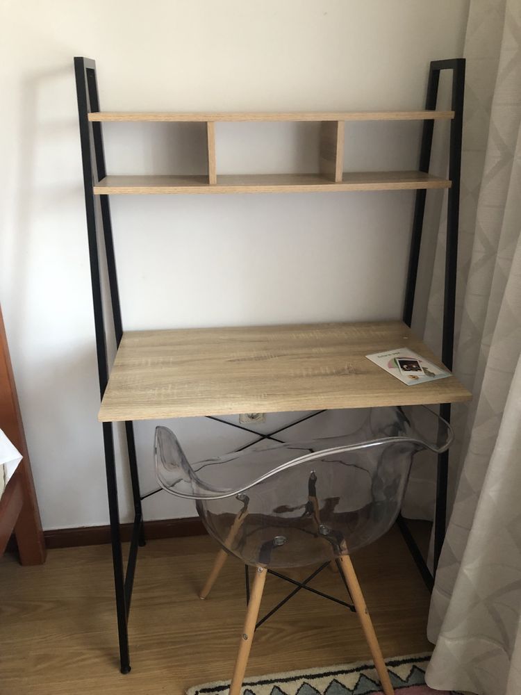 Secretaria e cadeira