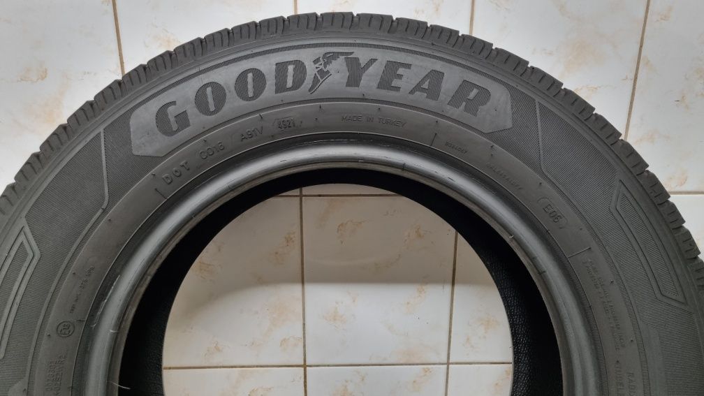 2 opony letnie 215/65 R15C 104/102T GoodYear EfficientGrip Cargo