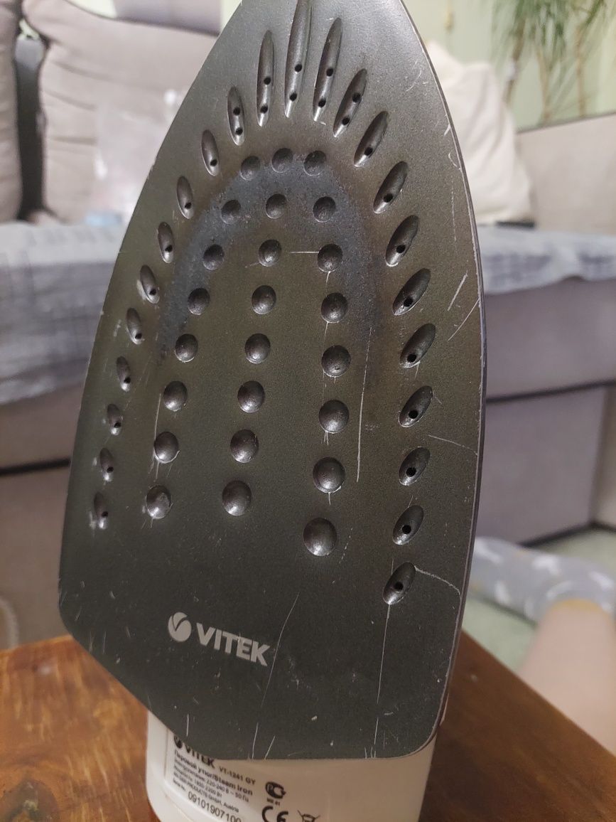 Праска (утюг) Vitek VT-1241