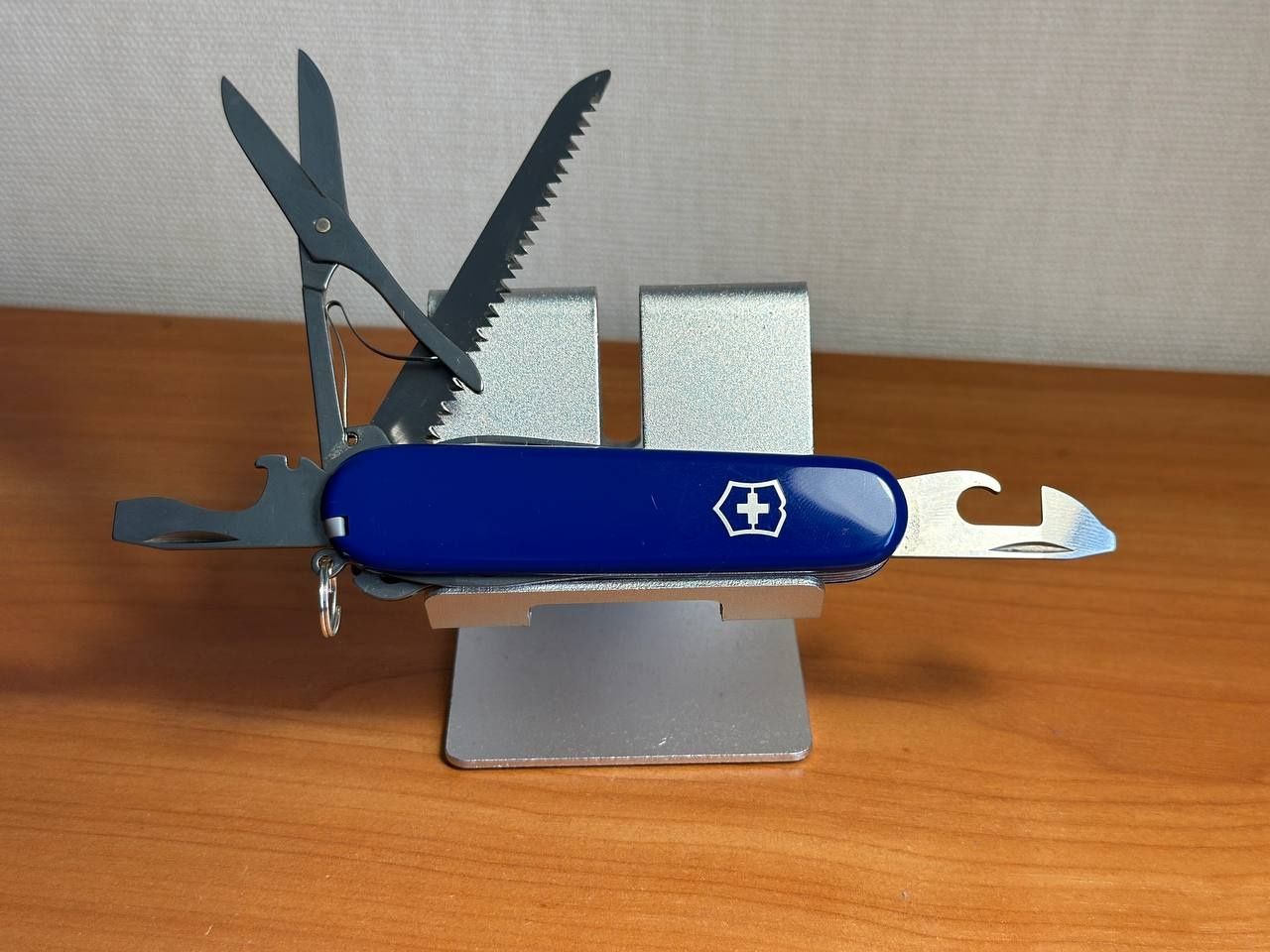 Мультитул Victorinox huntsman.