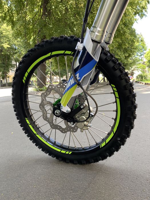 Мотоцикл ZUUMAV S8 PRO (S8-YBS300)