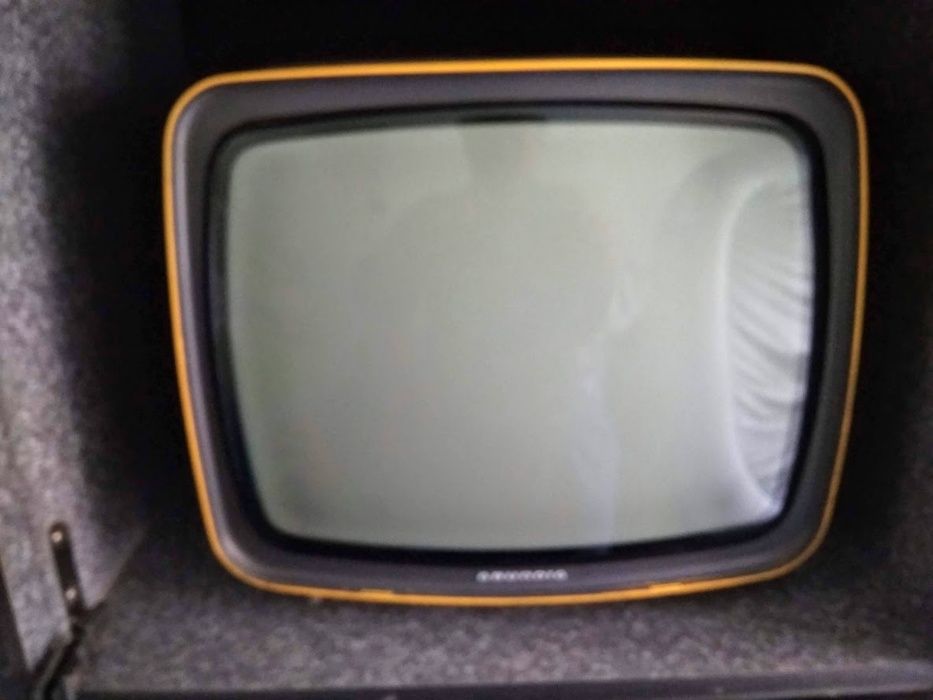 TV Grundig Triumph 12 e 220 V Vintage