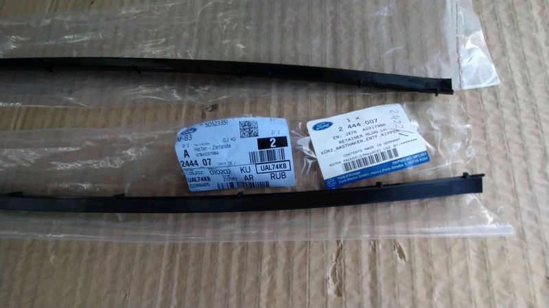 2444007 / 2421417 FORD Focus 2019-. Внутренний молдинг лобового стекла