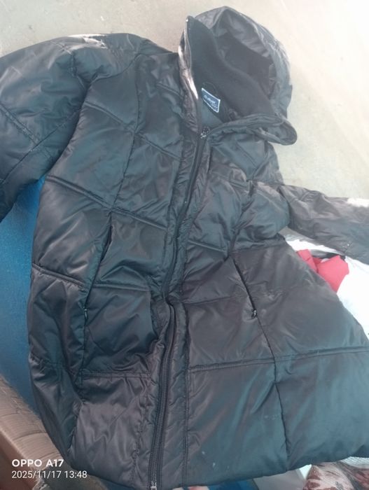 Продам пуховики жіночі р м