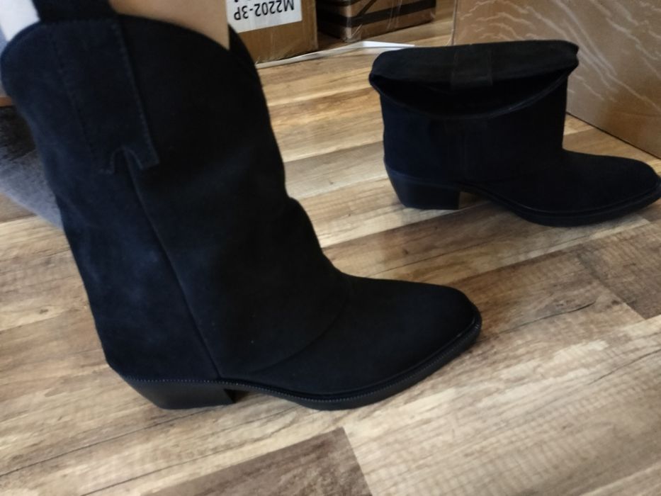 Козаки замшеві чорного кольору