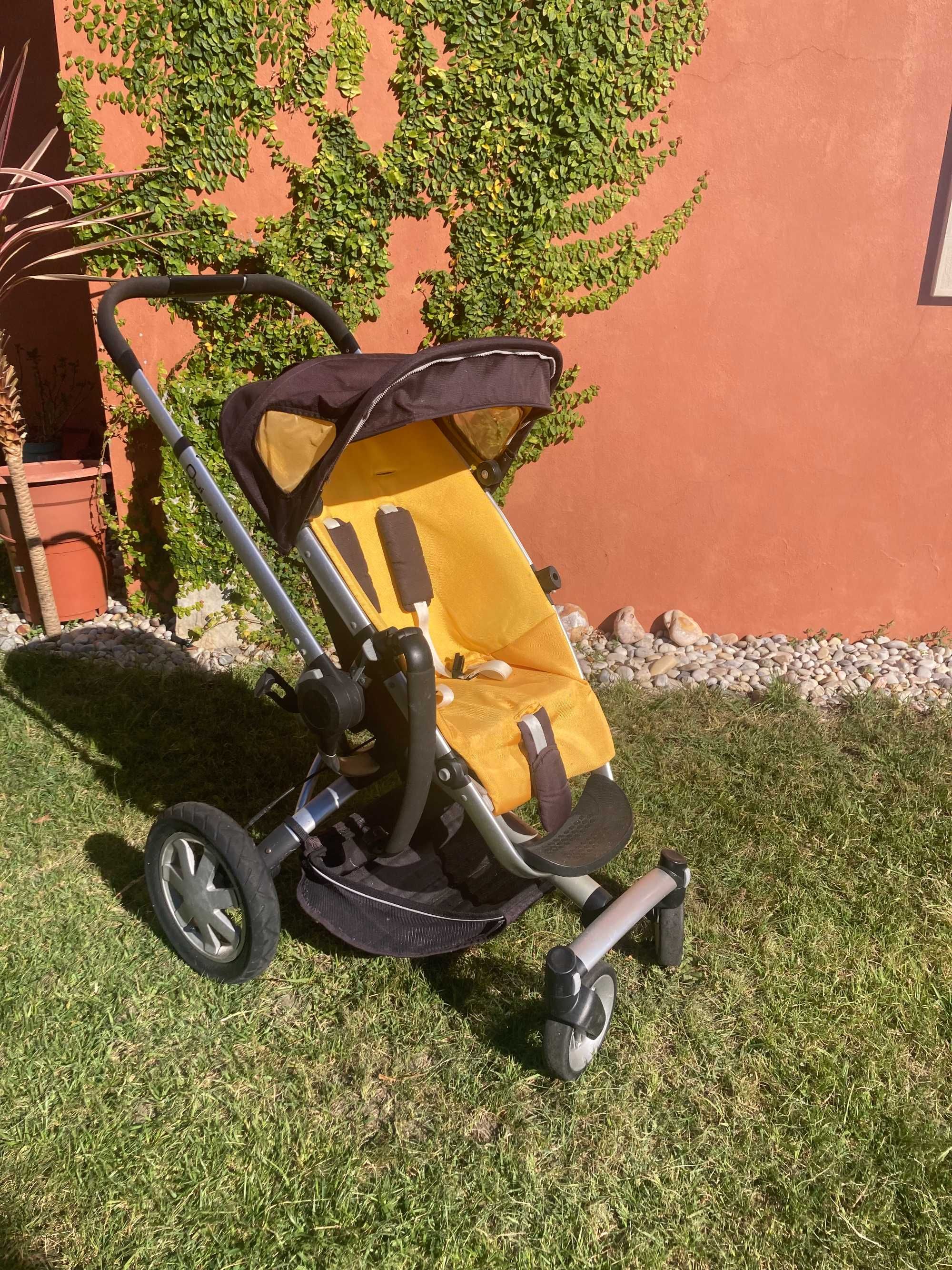 Carrinho para Bebé / Criança - Quinny